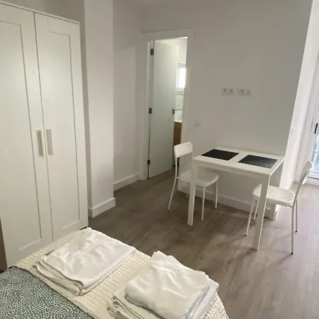 Junto Al Mar El Galeon *